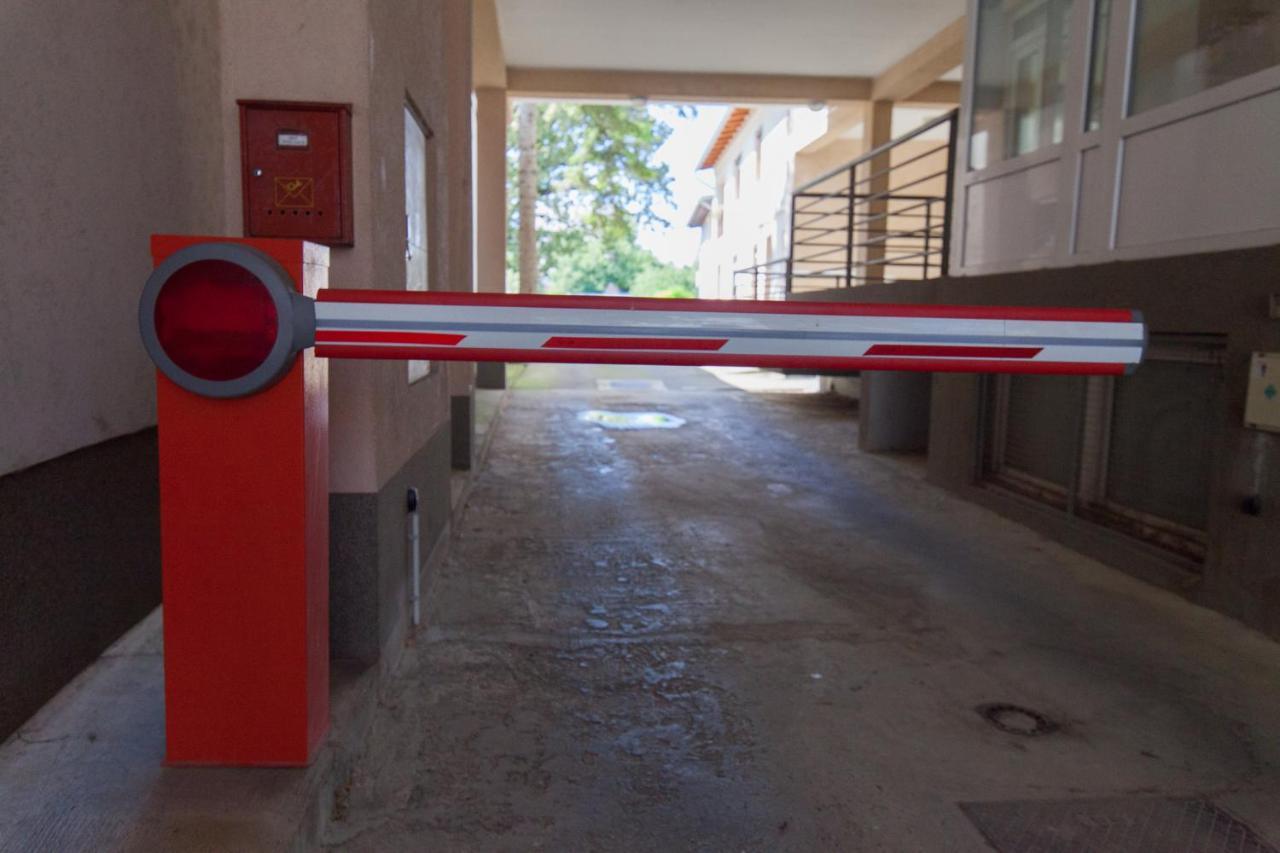 Apartman Aurelius - Private Parking Osijek Luaran gambar
